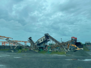 履帶式移動(dòng)破碎站的優(yōu)勢(shì)有哪些？